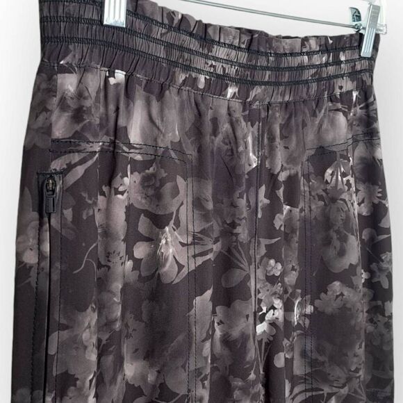 Athleta Women's Savannah Jogger in Lumen Floral Black size 8 - Picture 4 of 9